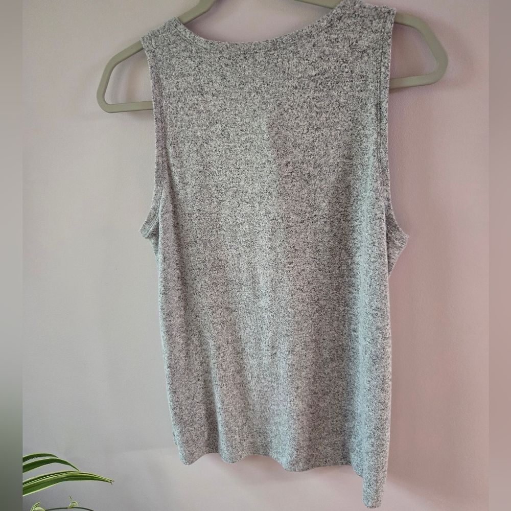 ✨ Your New "Everything" Top: J. Crew Weekend Tank ✨ - Picture 3 of 8